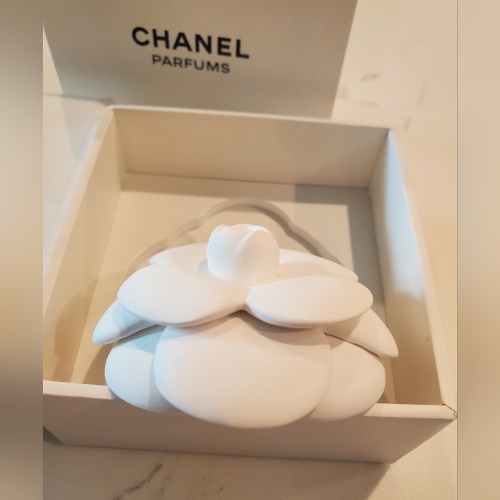 Chanel Diffuser/Paper Weight - Picture 4 of 6